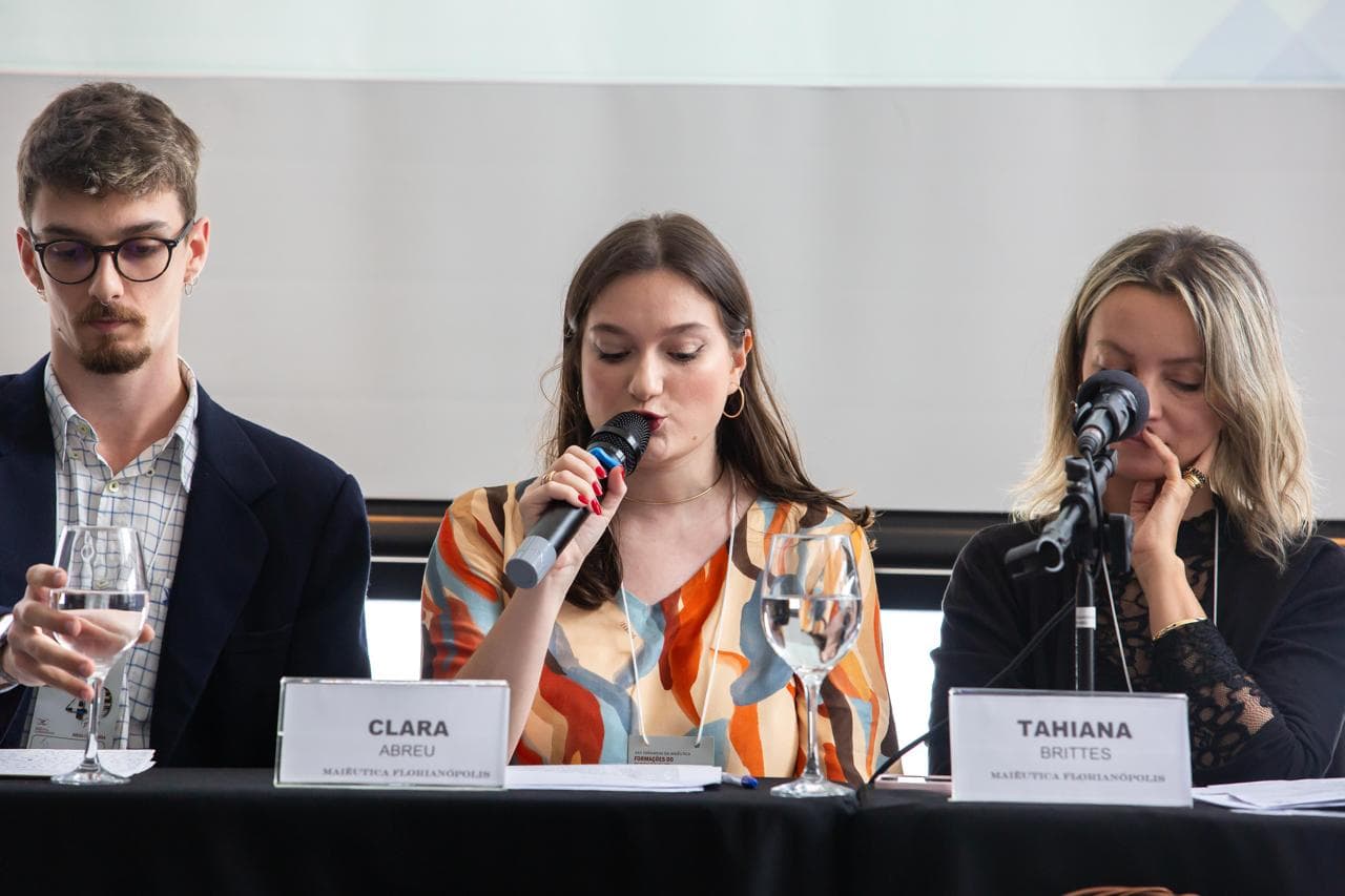 Clara Abreu em evento acadêmico